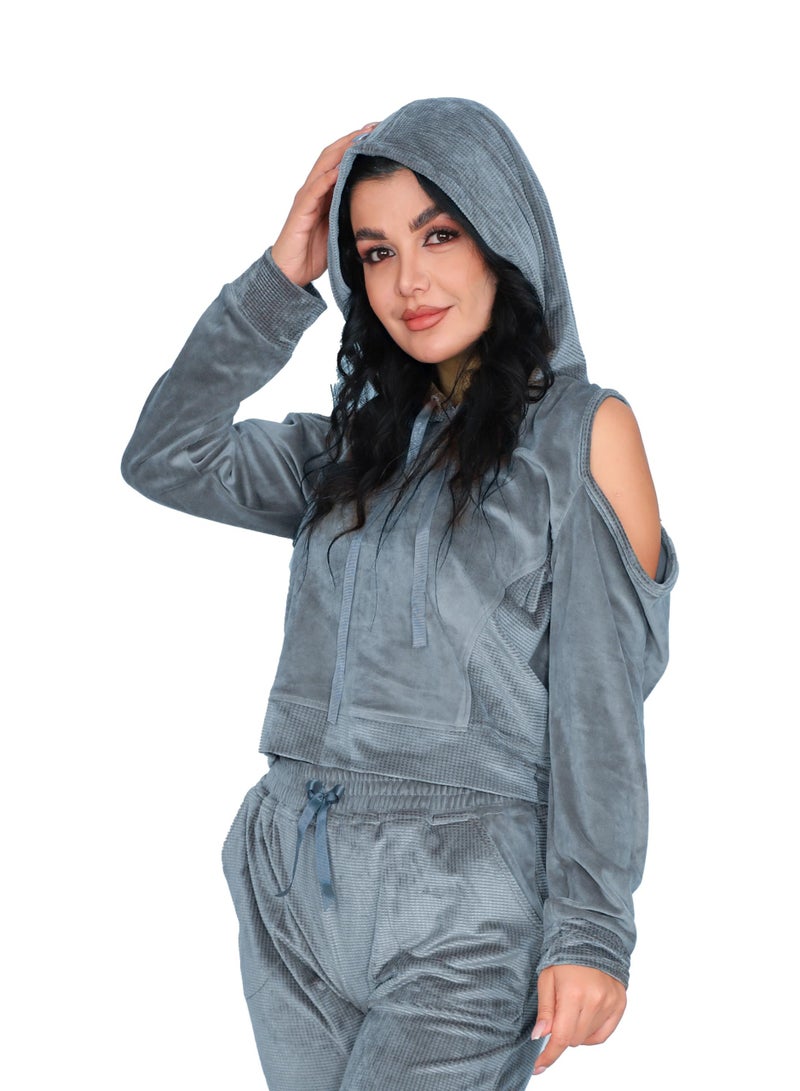 Dadoush A distinctive winter pajama made from ribbed velvet fabric by Daddoush, a high-quality velvet winter pajama for women. - Image 2