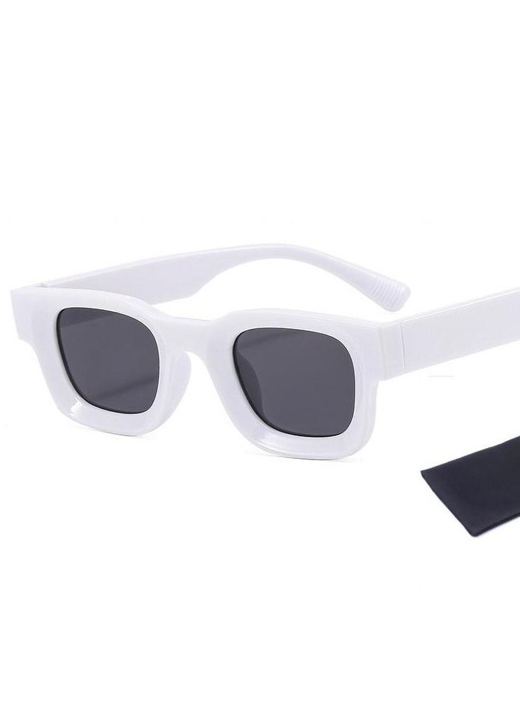 (BeBeauty) - Small Frame Vintage Sunglasses - Image 1