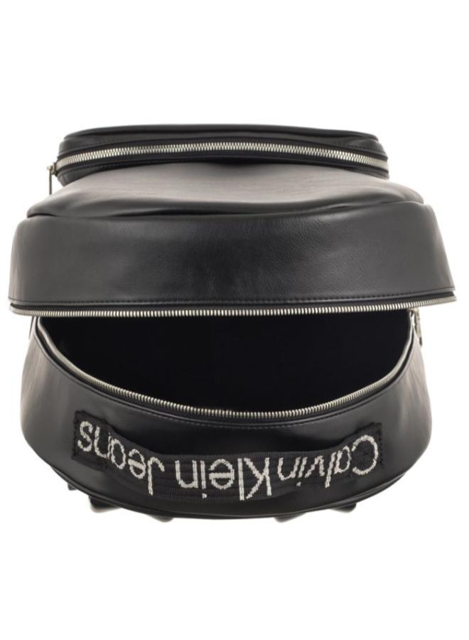 كالفن كلاين جينز حقيبة ظهر خفيفة - Image 4