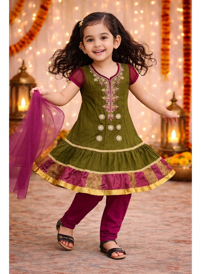 جوليتي إل إل سي طقم ملابس تراثية للبنات مع شال – 3 قطع (فستان مطرز + بنطال + شال) | مقاس 28 (عمر 4–5 سنوات) - Image 1