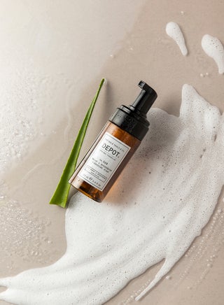 Cleansing Beard & Moustache Foam - Gently Cleanses & Softens Facial Hair, Provides a Quick & Easy Way to Refresh Your Beard (100 ml) - view 2