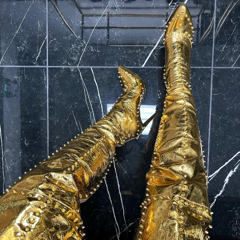 2023 أحذية موضة جديدة ذات كعب ذهبي مزخرف مدبب - Image 5