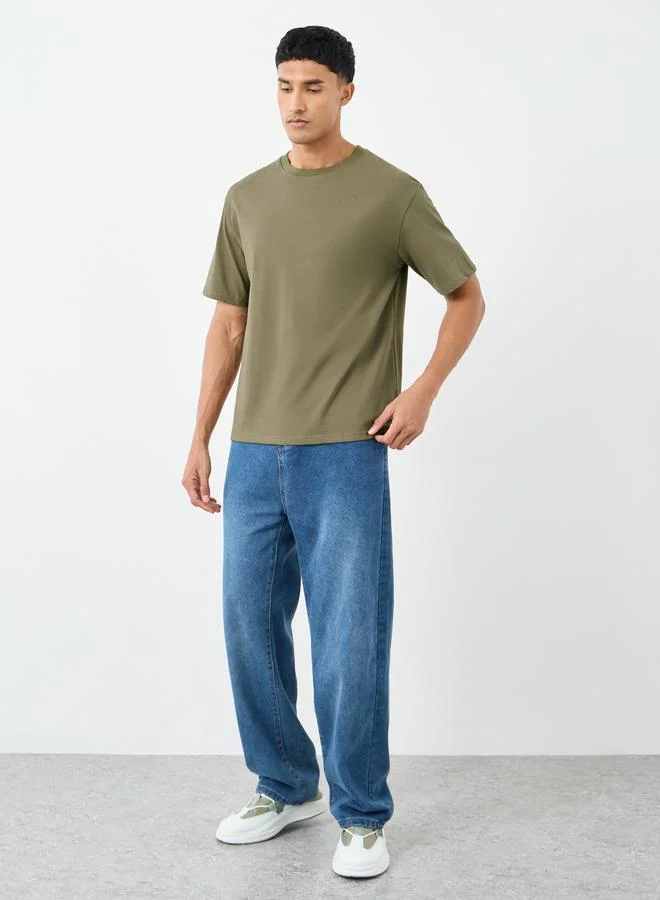 ستايلي تيشيرت فضفاض بطبعة جرافيك وياقة دائرية