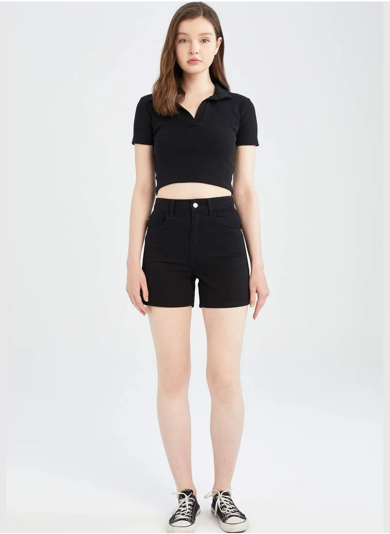 ديفاكتو Mom Fit Mini Gabardine Short