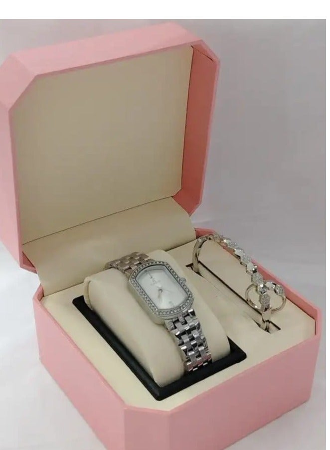 Women's watch with a bracelet and a ring made of zircon