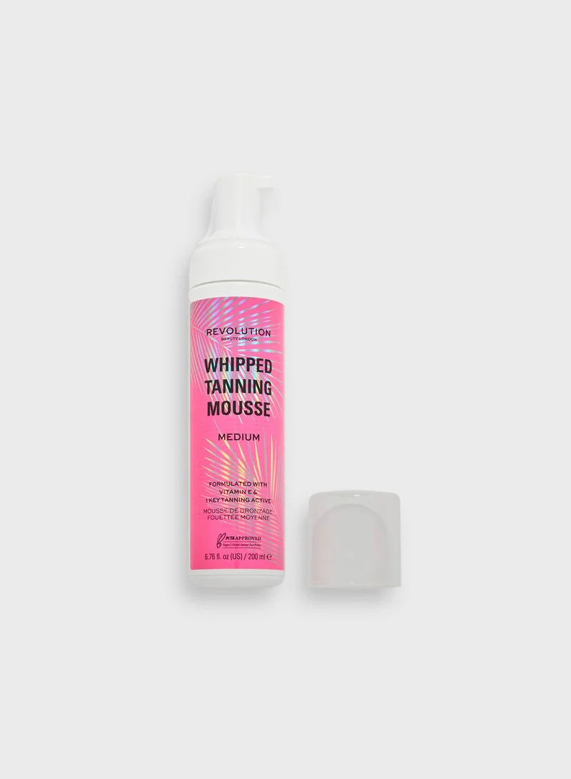 REVOLUTION Whipped Tanning Mousse - Light/Medium