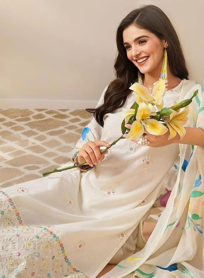ISHIN Ishin Off White Cotton Kurta with Pants and Dupatta Set