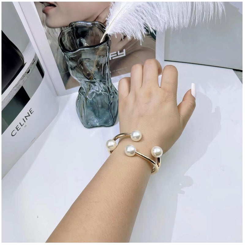 Decixde Pearl Bangle Bracelet for Women Chunky Pearl Gold Bangle Opened Bracelet Minimalist Cuff Bracelet for Women (4 pearl) - Image 4