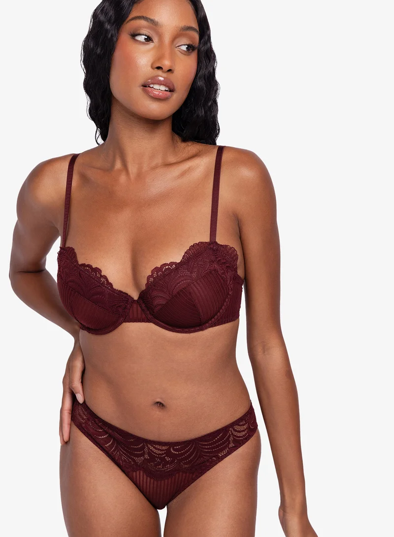 دورينا سروال داخلي دانتيل