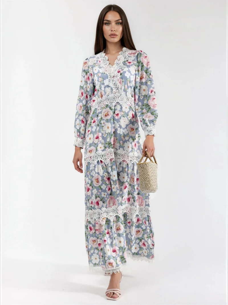 جينيفر Floral Lace Detail Maxi Dress with V-Neck