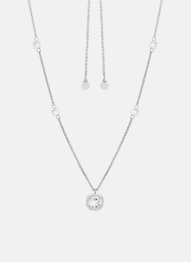 ليو جو قلادة بتعليقة مربعة مرصعة بالكريستال