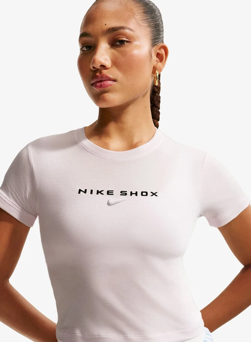 نايكي شورتس تي شيرت برسومات