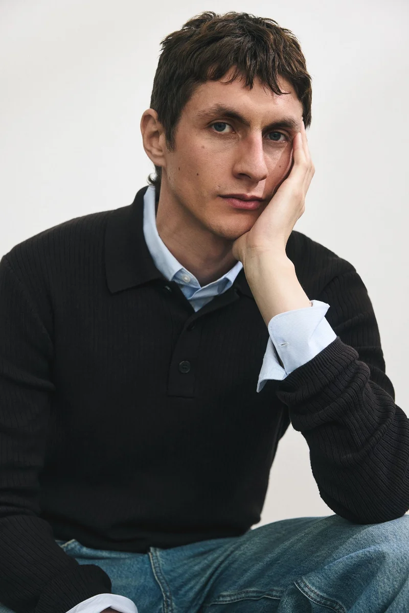 اتش اند ام تي-شيرت بولو محبوك بقصّة سلِم