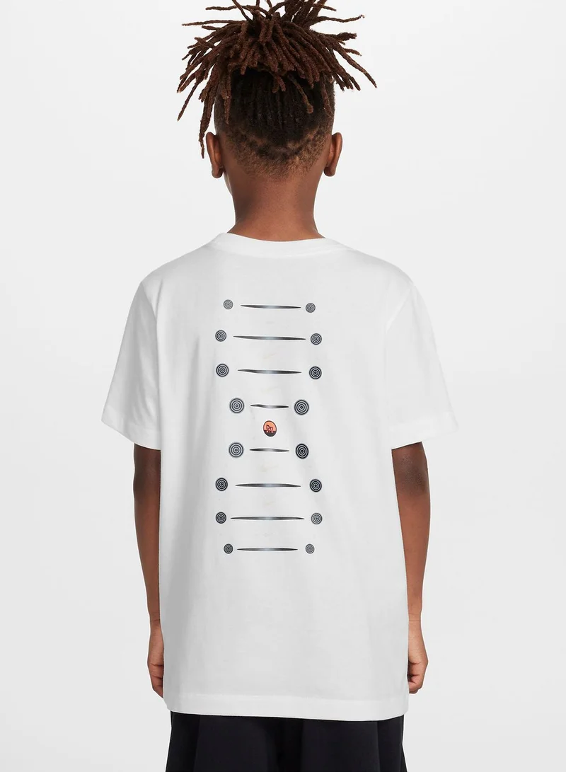 نايكي تيشيرت بشعار