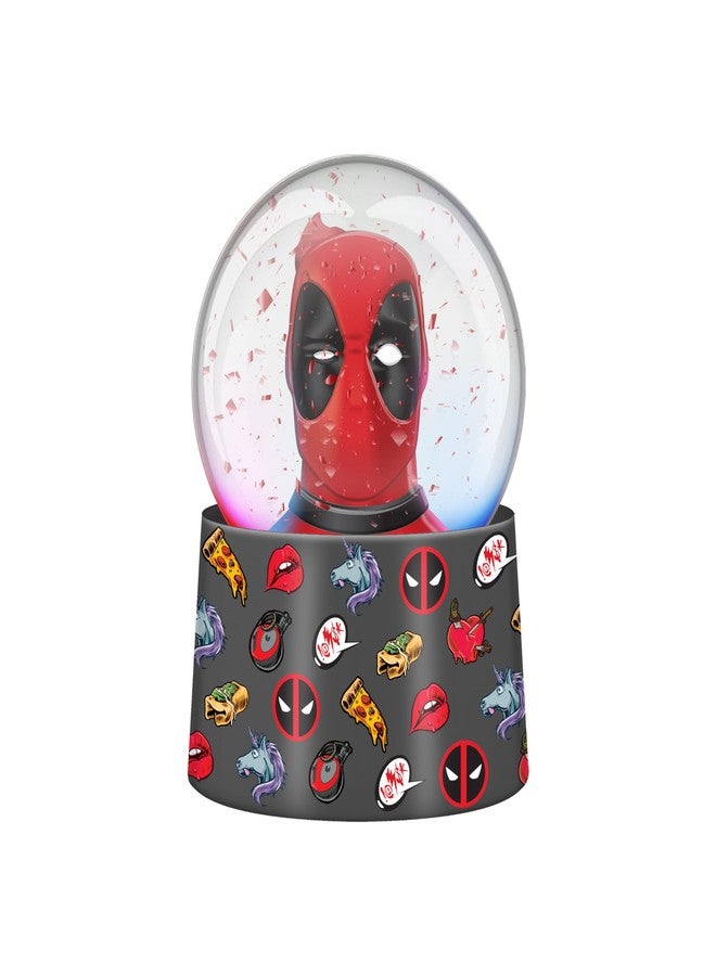 سيلفر بوفالو كرة ثلجية صغيرة مضيئة من سيلفر بافالو مارفل ديدبول | أيقونات مميزة | ارتفاع 3.8 بوصة، 45 مم (صغيرة)