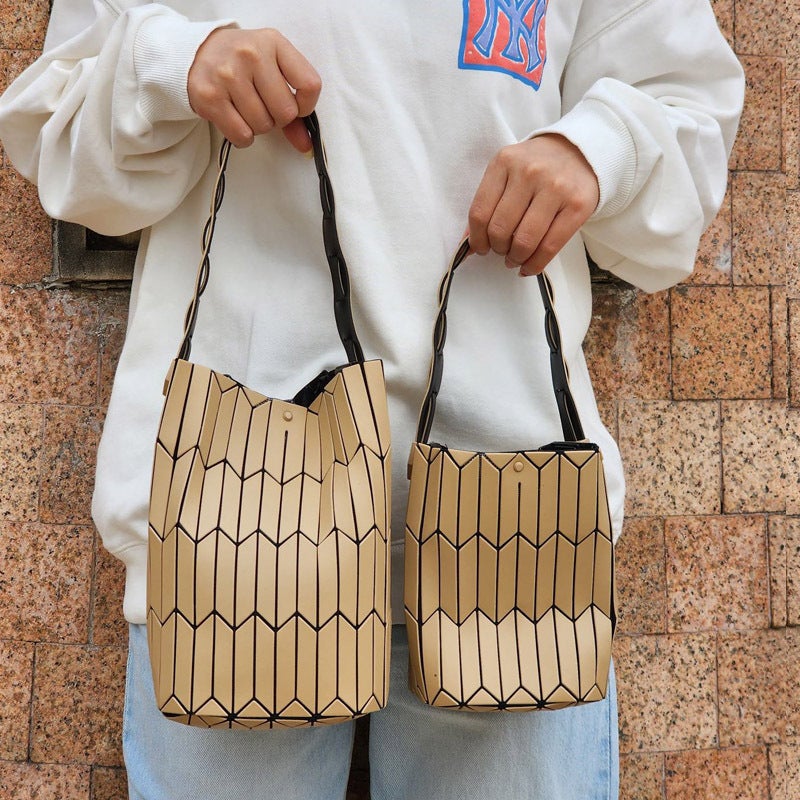 23 Original Factory Patchwork Quilted Bag Geometric Color Block Tote Bucket Bag Single Shoulder Handbag Women'S Bag Quilted Miyake Versatile - Image 1