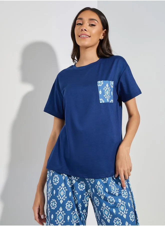 ستايلي Ikkat Print Pocket T-Shirt & Pyjama Set