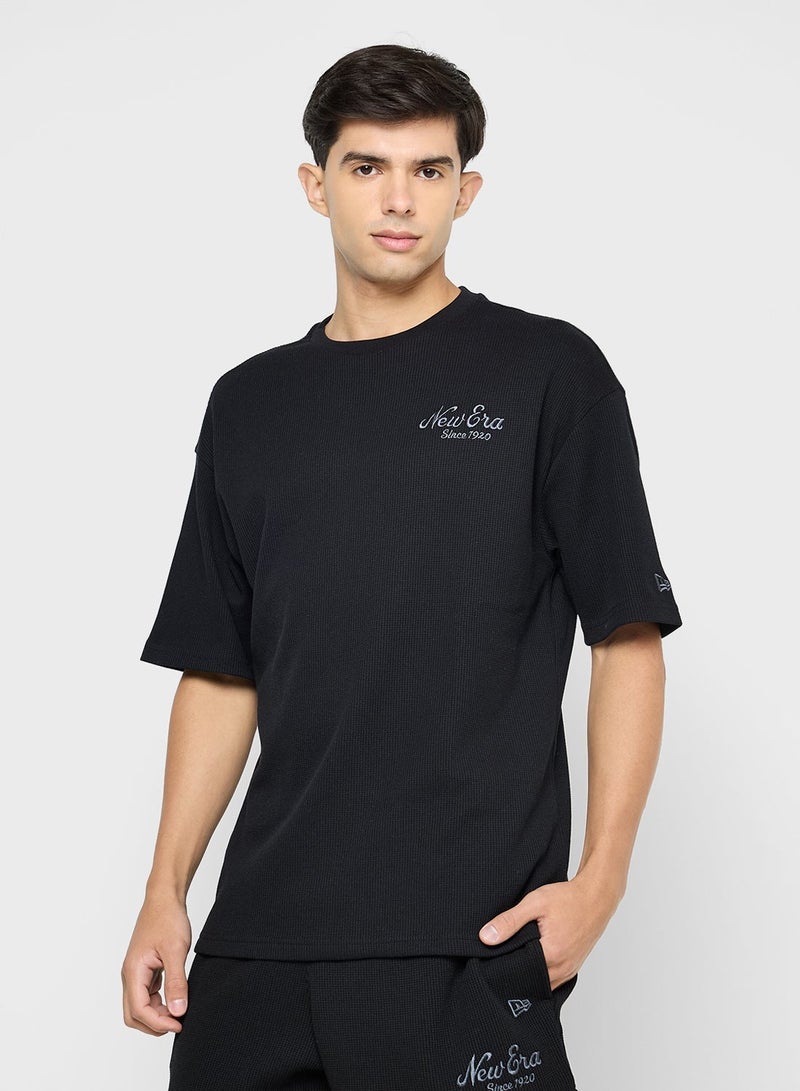 NEW ERA Waffle Oversized T-Shirt - Image 1