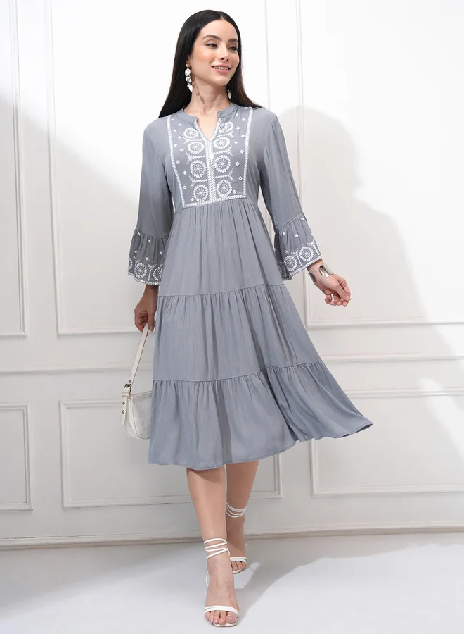 فيشود Vishudh Women Embroidered Long Sleeves A-Line Midi Dress