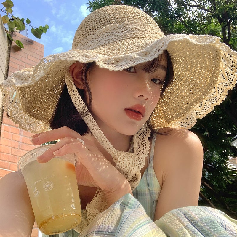 Women's Wide Brim Straw Sun Hat with Lace Hollow Out Breathable Beach Hat - Image 1