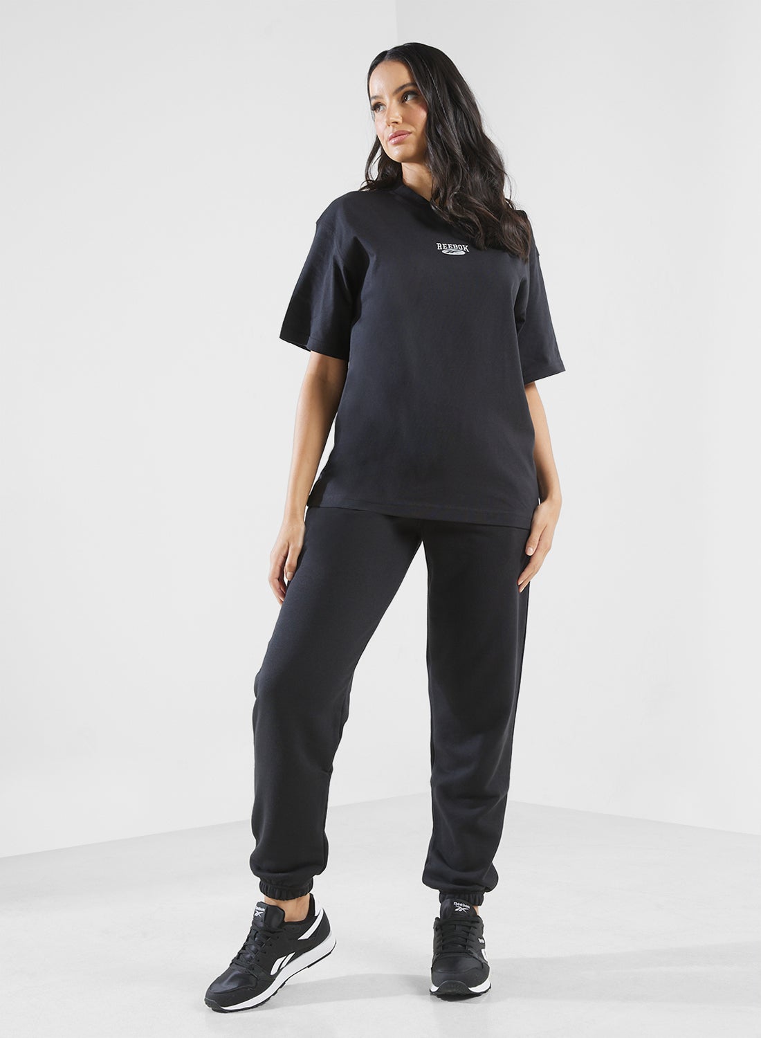 Identity Small Logo French Terry Pants - https://f.nooncdn.com/p/pzsku/Z7F60DFDC217B8B747B51Z/45/_/1727067168/cbcfbd1f-70fc-424a-a9bc-1a1772f62299.jpg?width=original