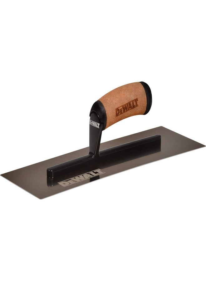 ديوالت مجرفة دي والت المنحنية المرنة للجدران الجافة، مقاس ١٤ بوصة، ٠.٧ مم | فولاذ مقاوم للصدأ ثلاثي الصلابة، بمقبض عالي التحمل | ألواح جبسية من الجبس | DXTT-2-972 - Image 1