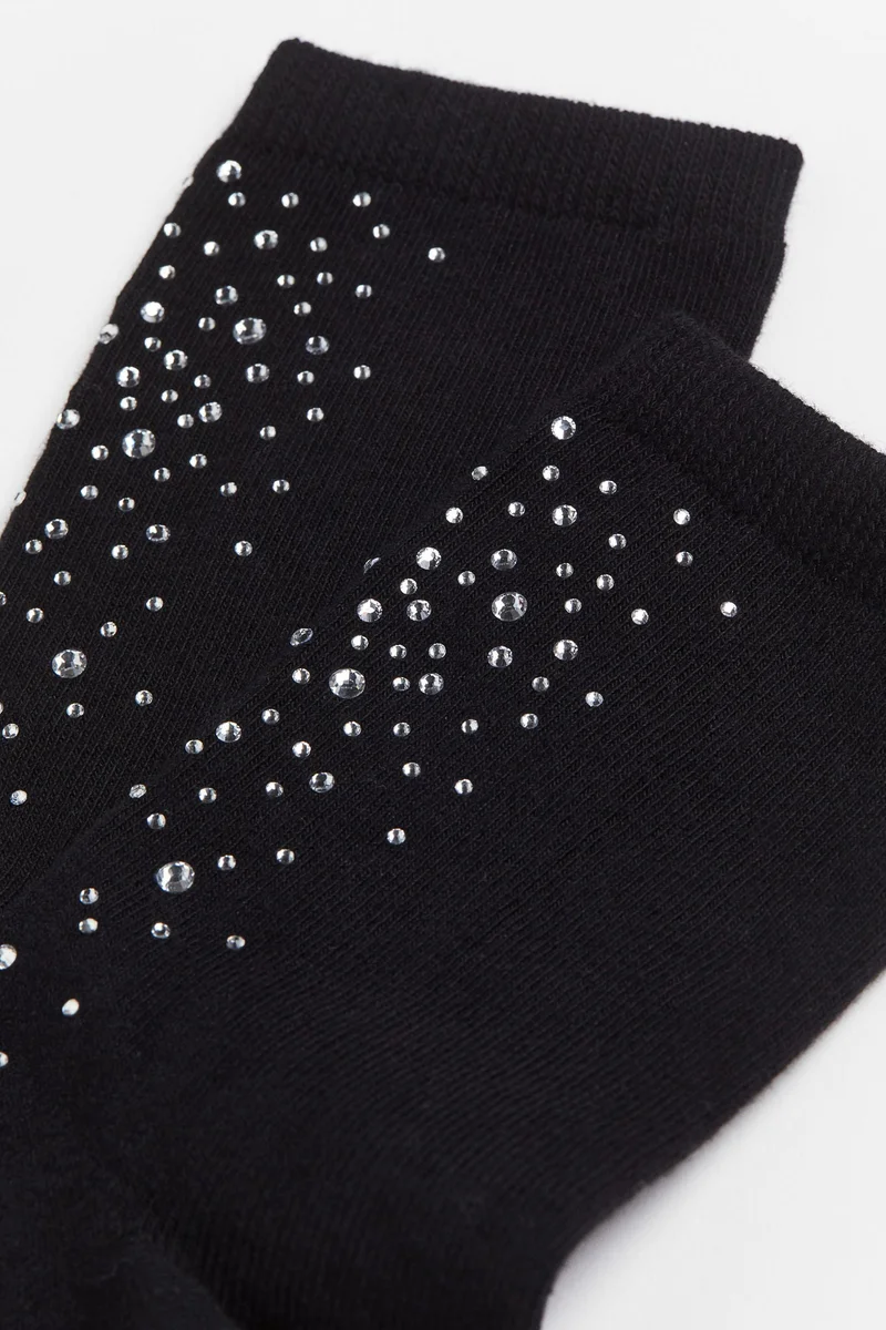 اتش اند ام جوارب مزينة بزخارف