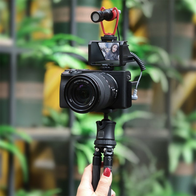 UURIG Selfie Flip Screen: 2 Cold Shoe Mounts, Universal Compatibility, Compact Lightweight Design - Periscope Imaging Tech, Mirrorless Camera Flip Screen for Vlog Video Shooting Live Streaming - Image 2