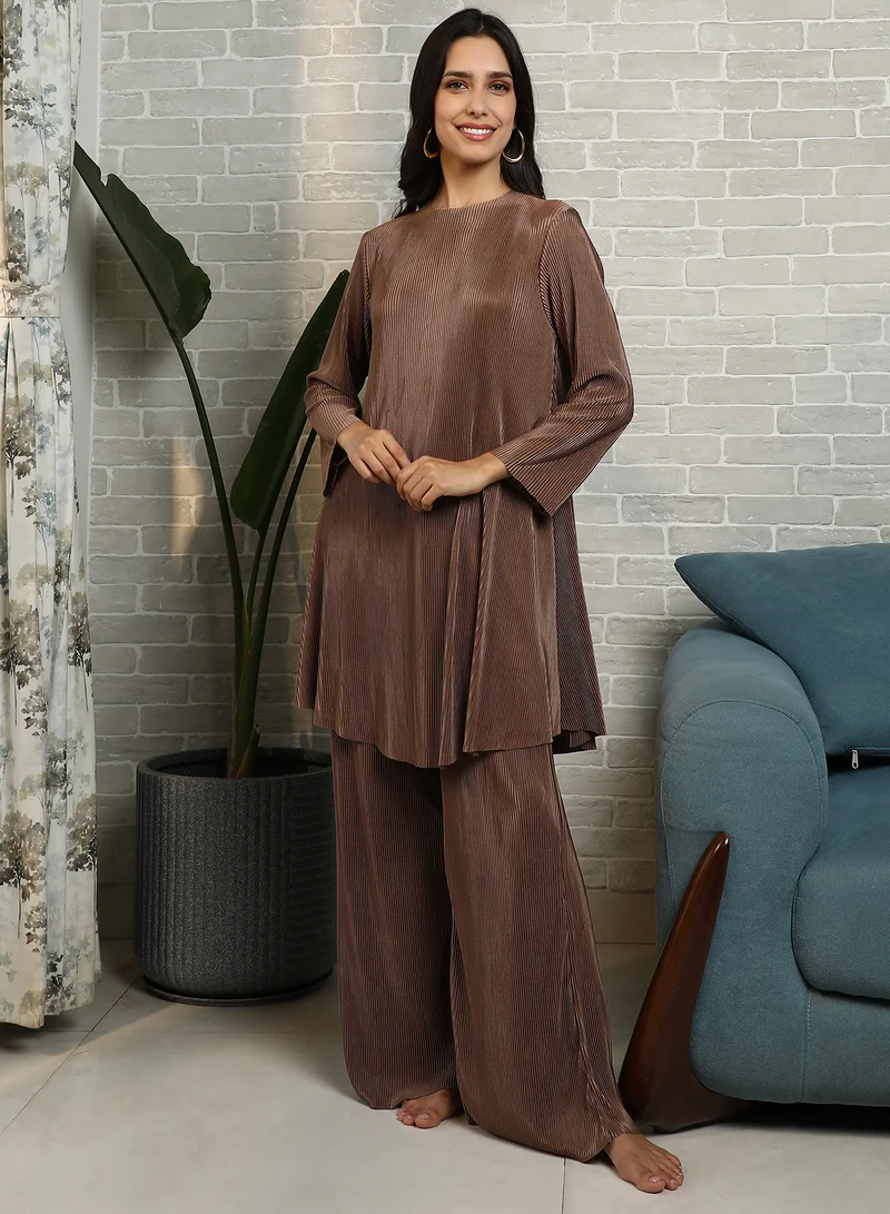 QISSA Qissa Women's Chocolate Brown Solid Pleated Kurta Set For Casual Wear | Round Neck | Long Regular Sleeves | 2 Piece Kurta Set Designed With Comfort Fit For Everyday Ethnic Wear