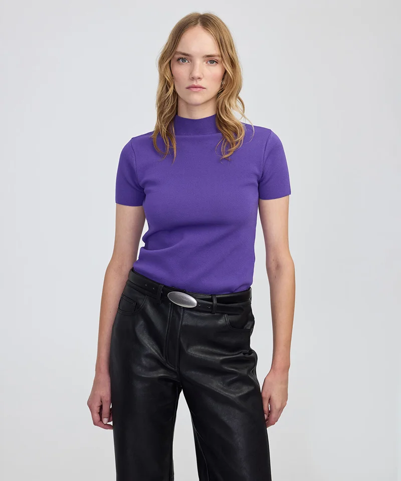 ابيكول High-Neck Knit Top