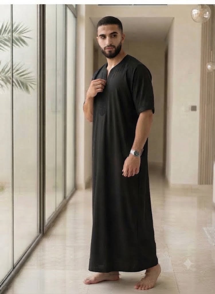 AMYAE Black Emirati Kandura for Men | Traditional Arabic Thobe | UAE Gulf Kandora | Elegant Islamic Men’s Clothing for Eid, Friday Prayer & Special Occasions | Free Size - Image 4