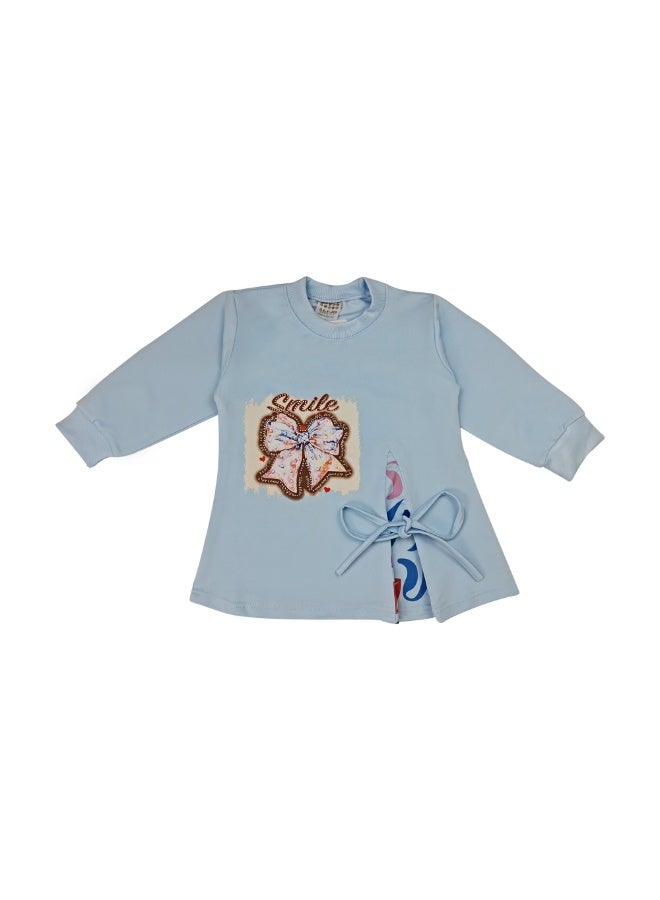 طقم بناتي من قطعتين مع فيونكة مبتسمة، بلوزة بأكمام طويلة وطبعة تجريدية وبنطال، زي كاجوال عصري مع تفاصيل فيونكة جانبية، مناسب للأعمار من 3 إلى 9 سنوات - Image 2