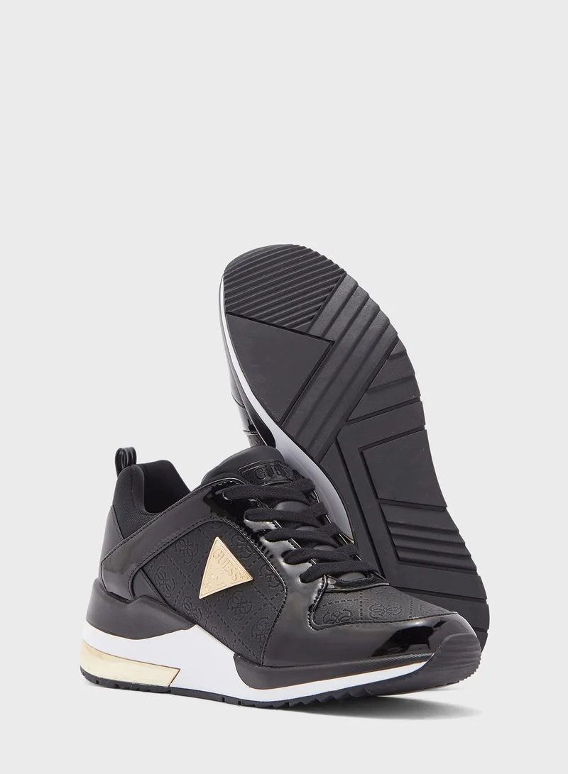 GUESS Jaryd Low Top Sneaker