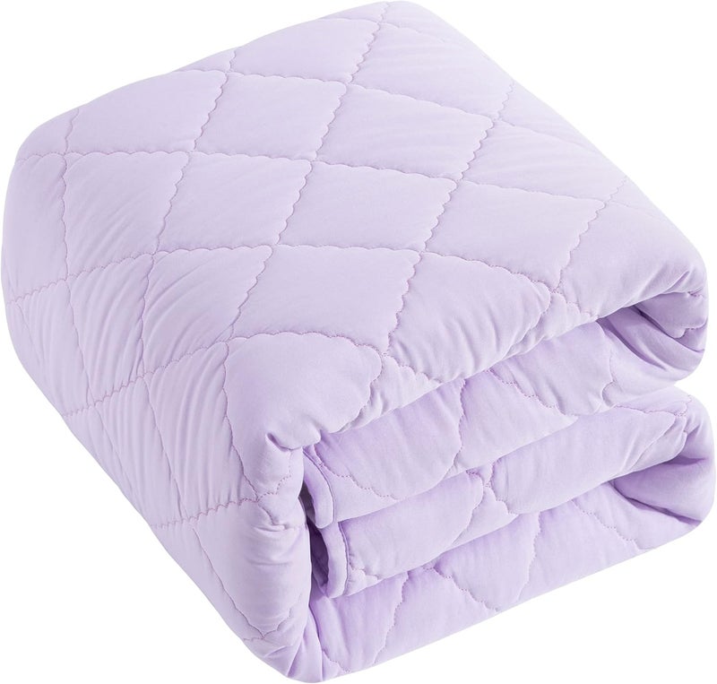 BEDSUM 100% Brushed Microfiber Down Alternative Toddler Comforter - Image 1