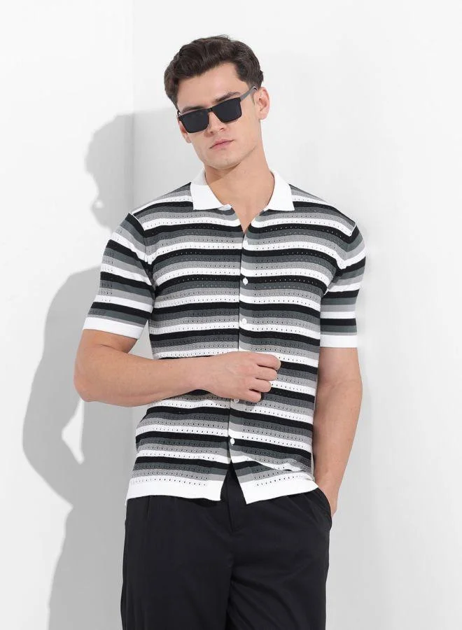 شركة المرآب الهندية Men Slim Fit Textured Cuban Collar Half Sleeves Shirt