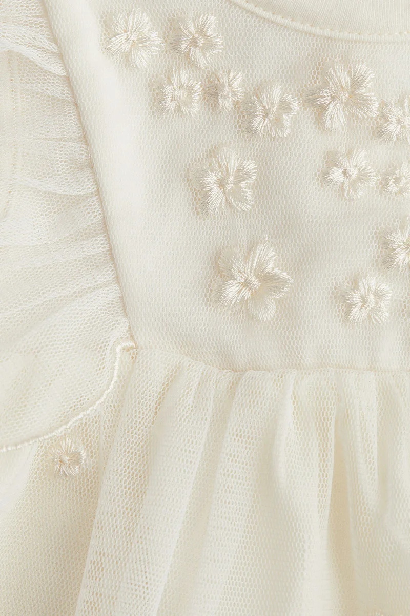 اتش اند ام فستان من نسيج شبكي مزين بتطريزات