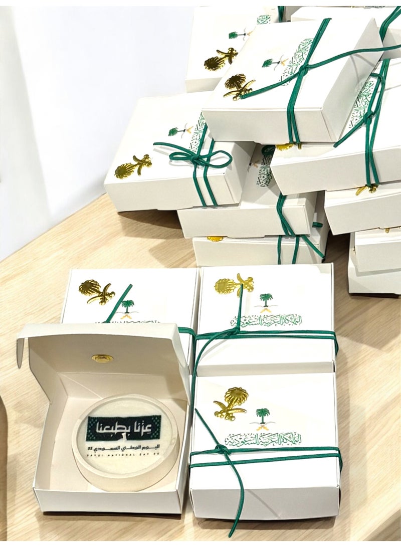 ANUM BY MUNA Saudi National Day 95 Scented Candle Favors (4 Pieces) with Magnetic Palm & Swords Brooch - Image 4