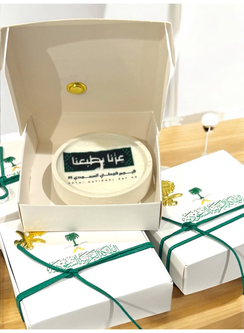 ANUM BY MUNA Saudi National Day 95 Scented Candle Favors (4 Pieces) with Magnetic Palm & Swords Brooch - Image 2