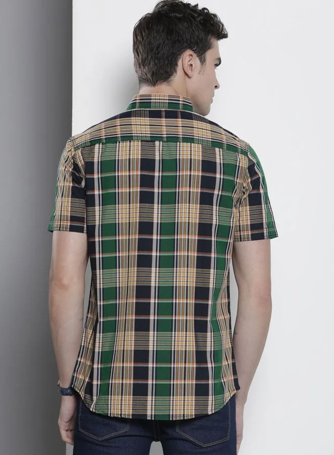 The Indian Garage Co Men Slim Fit Checkered Half Sleeves Cutaway Collar Casual Shirt