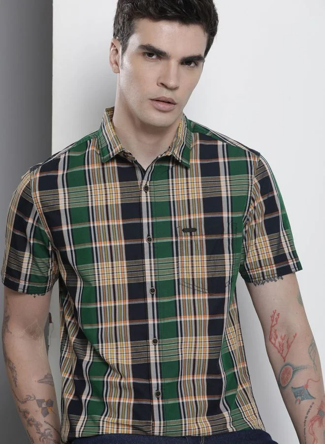 The Indian Garage Co Men Slim Fit Checkered Half Sleeves Cutaway Collar Casual Shirt