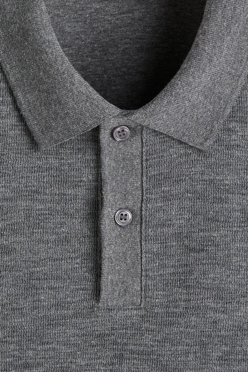 اتش اند ام تي-شيرت بولو بقصة سلِم