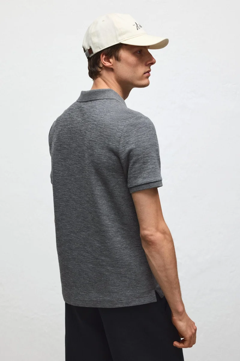 اتش اند ام تي-شيرت بولو بقصة سلِم