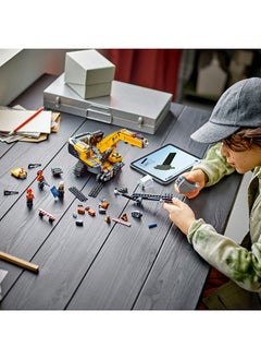 LEGO لعبة حفار المدينة الصفراء للبناء للأولاد والبنات فوق 8 سنوات، هدية عيد الميلاد أو عيد الميلاد للأطفال، شخصيات السائق والعامل والمهندس المصغرة للعب الممتع (633 قطعة) 60420  - Image 4
