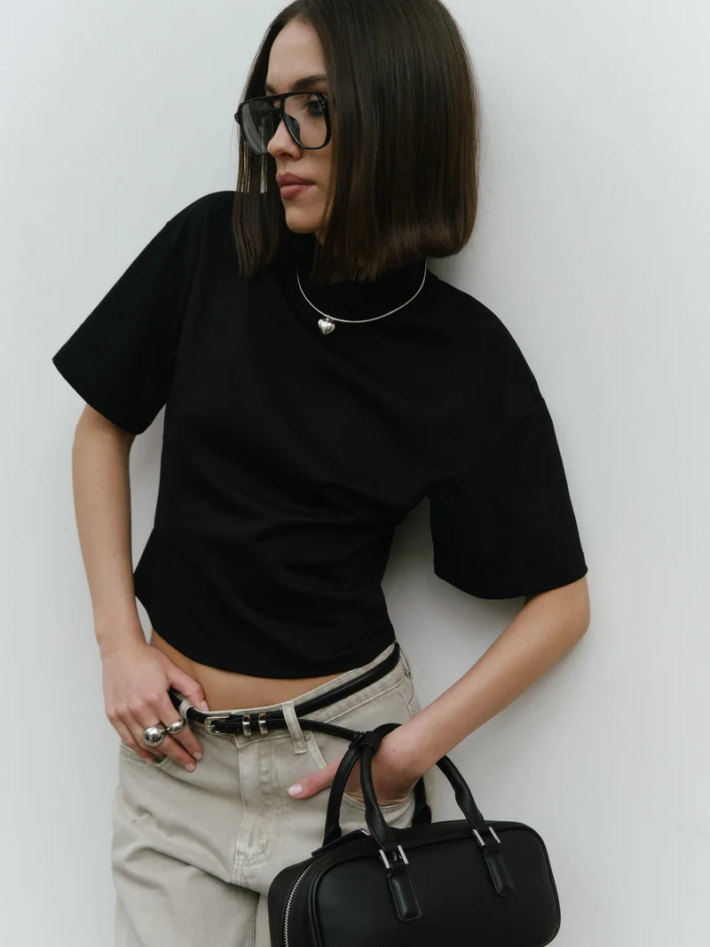 Lichi Slim leather belt with metal decorations