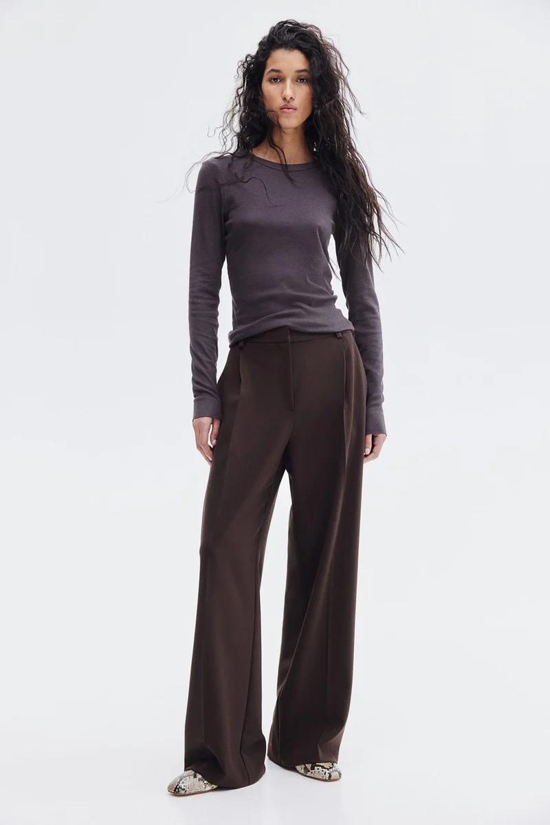 اتش اند ام بلوزة مرنة من مزيج المودال