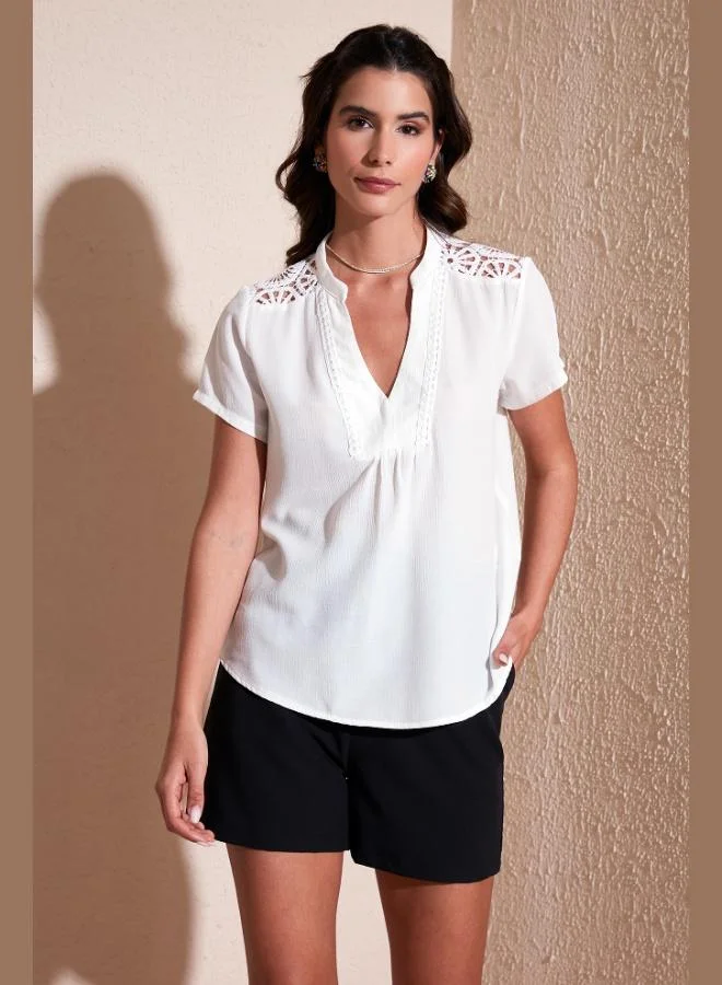 Lela Lela Guipure Detailed 100% Cotton Regular Fit V-Neck Blouse Women's BLOUSE 611BZ0286