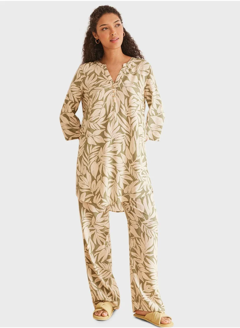 ومن سيكريت V-Neck Printed Nightdress