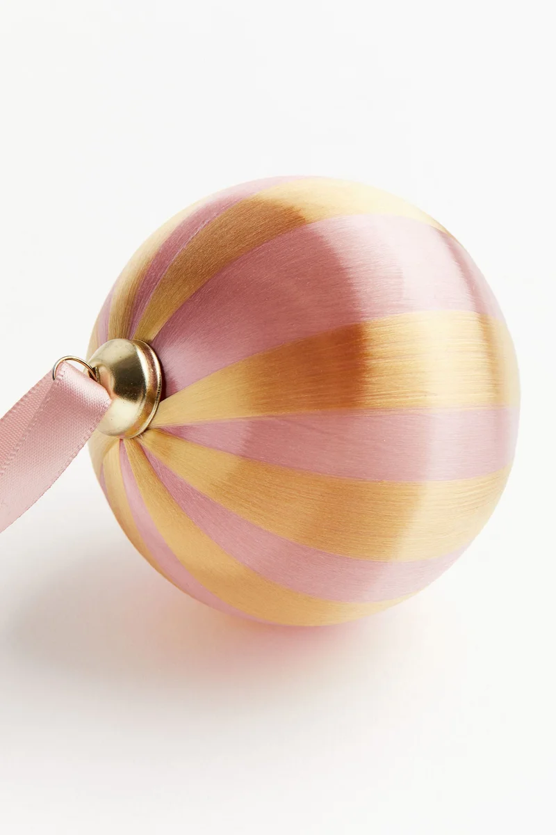 H&M Satin thread bauble