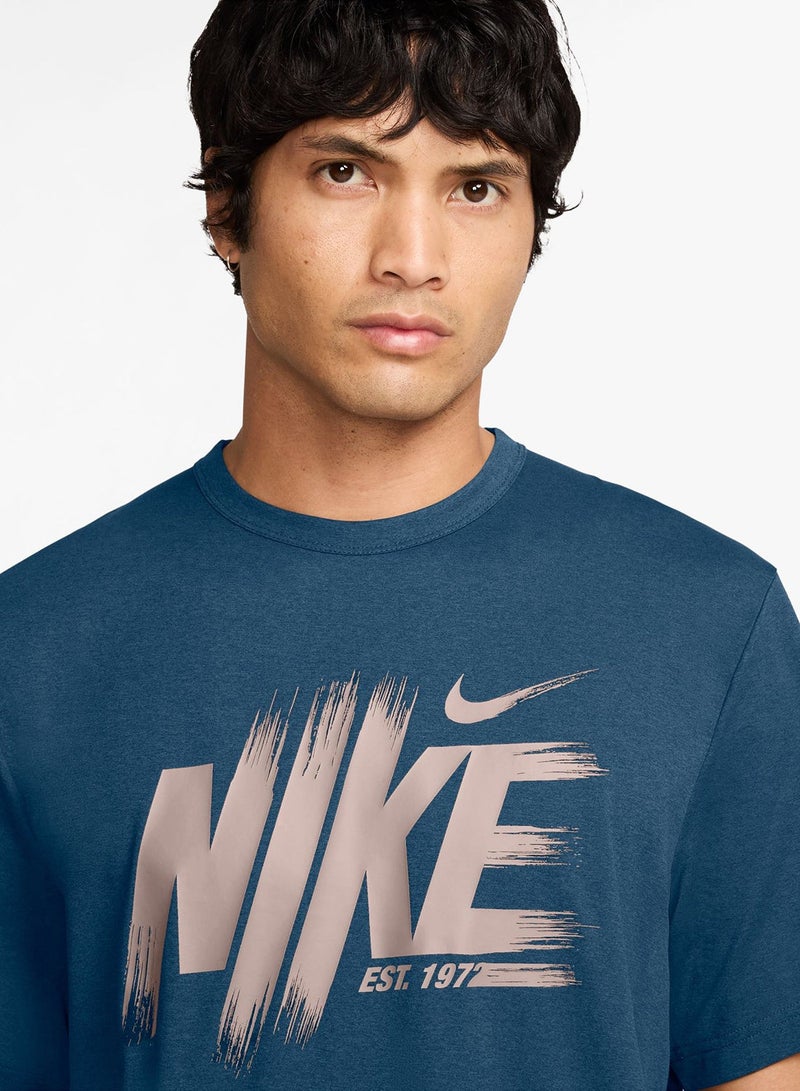 Nike Dri-Fit Uv Hyverse Graphic T-Shirt - Image 3