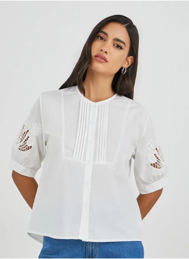 Styli Styli Solid Round Neck Buttoned Top